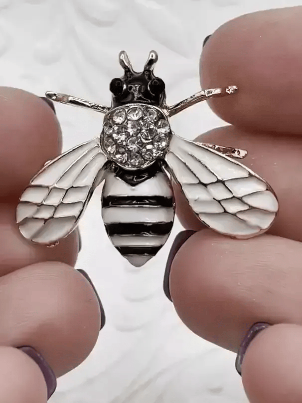 Enamel Rhinestone Pendant, Bee Charm/Pendant, Gold 32mm Pendants, Insect Pendants,Bug Pendants, Black/White Fast Ship