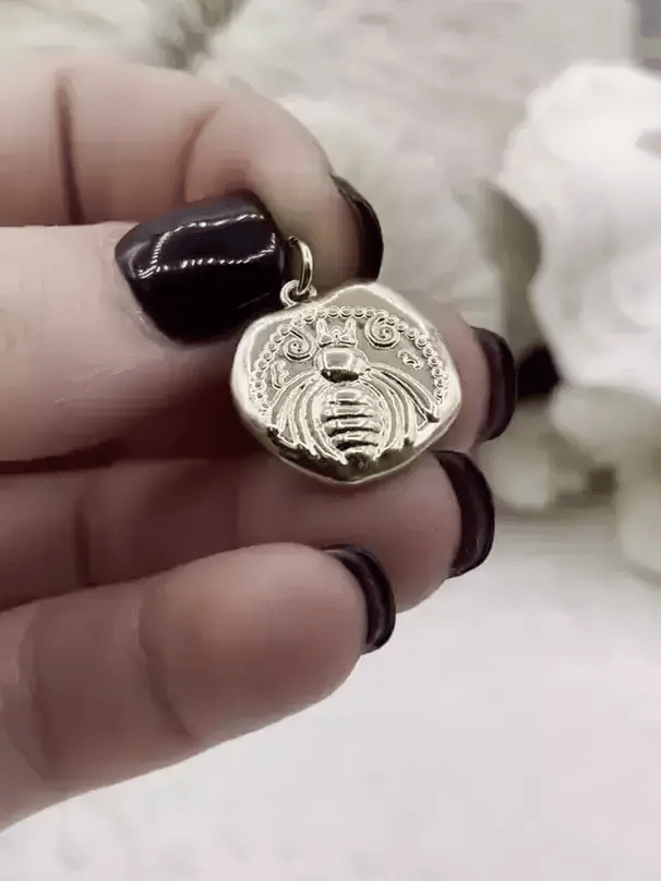 High Quality Brass Charm, Gold Plated Bumblebee Pendant, Embossment Brass Pendant, 18mm, 5mm Jump Ring, Fast Ship