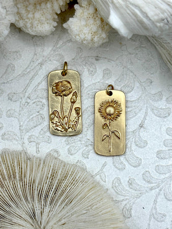 Brass Cartouche Dog Tag Flower Charm, Matte Gold, Flower Pendant, Dainty Flower Charm, Daisy Flower, Sun Flower or Poppy Flower, 30mmx14mm